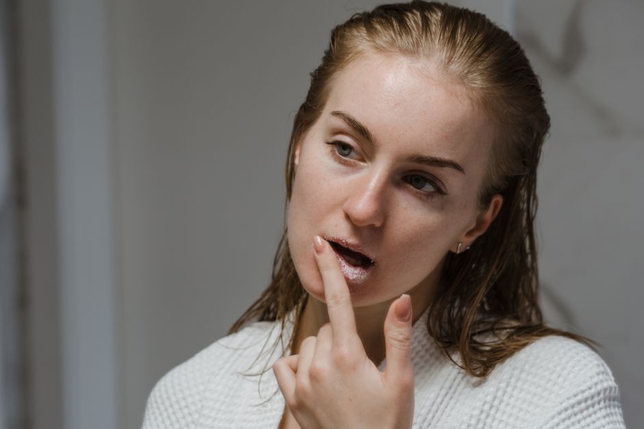 Glossy Lip Routine with a cozy home base — lifestyle · Beauty