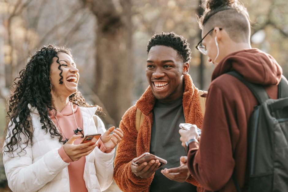 8 Quick Party Games for People Tired of Scrolling