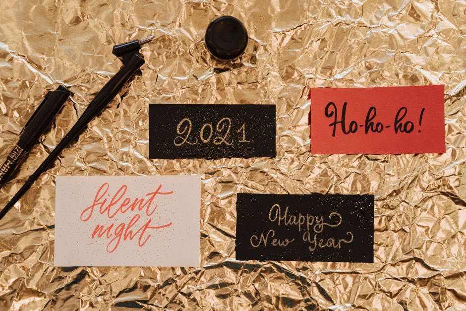 24 Year-In-Review Cards ideas for a beautiful table