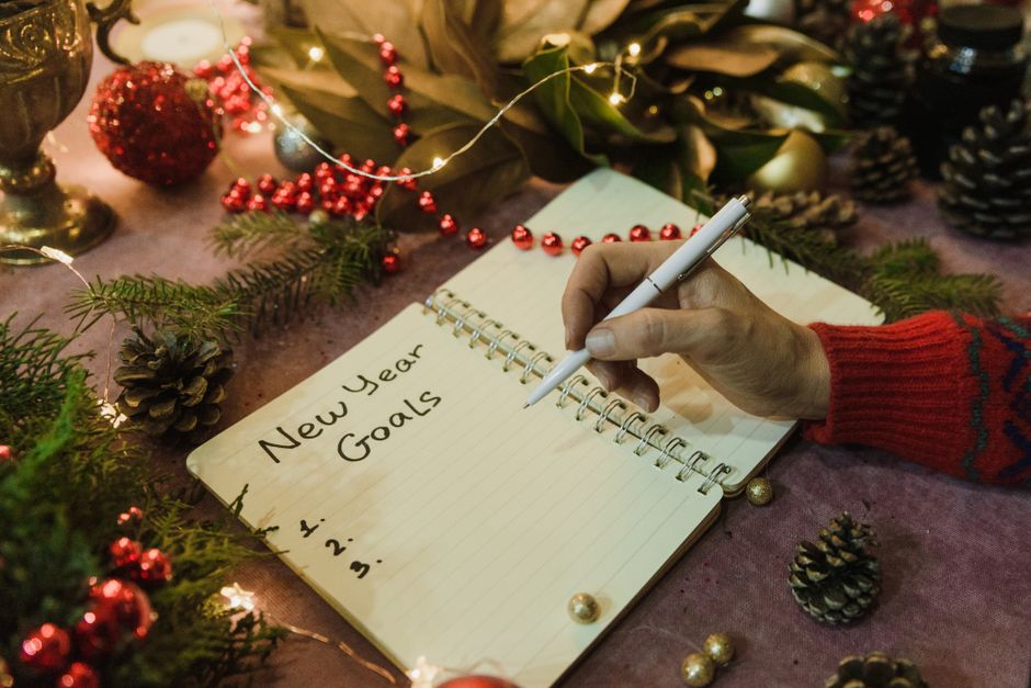 Goal-Setting Table for a larger guest list — celebrations · New Year's