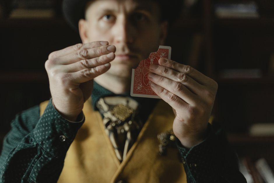 Learn A Card Trick with a flexible return route — travel · Things to Do