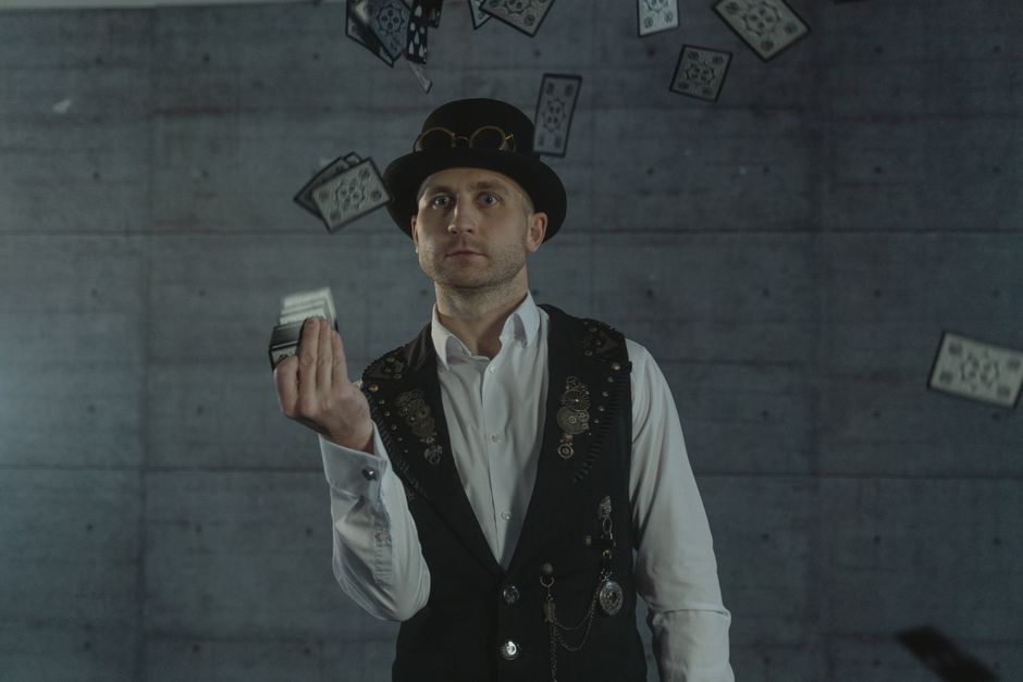 Learn A Card Trick for a casual first date — entertainment · Things to Do