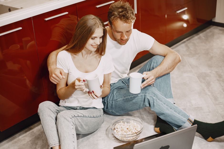 21 Cozy Movie Basket ideas for meaningful keepsakes