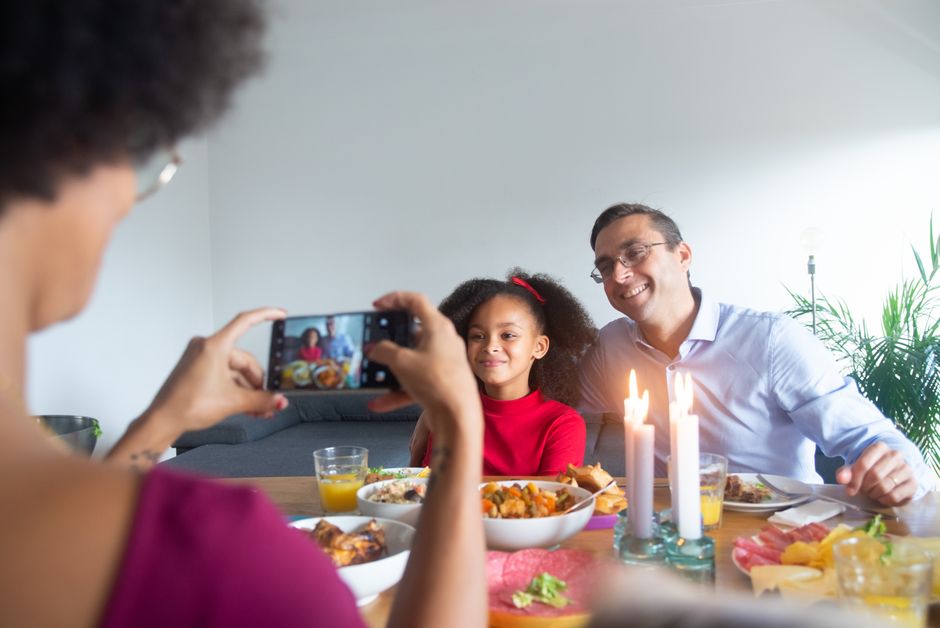 Phone-Free Dinner when your routine feels stale — lifestyle · Relationships