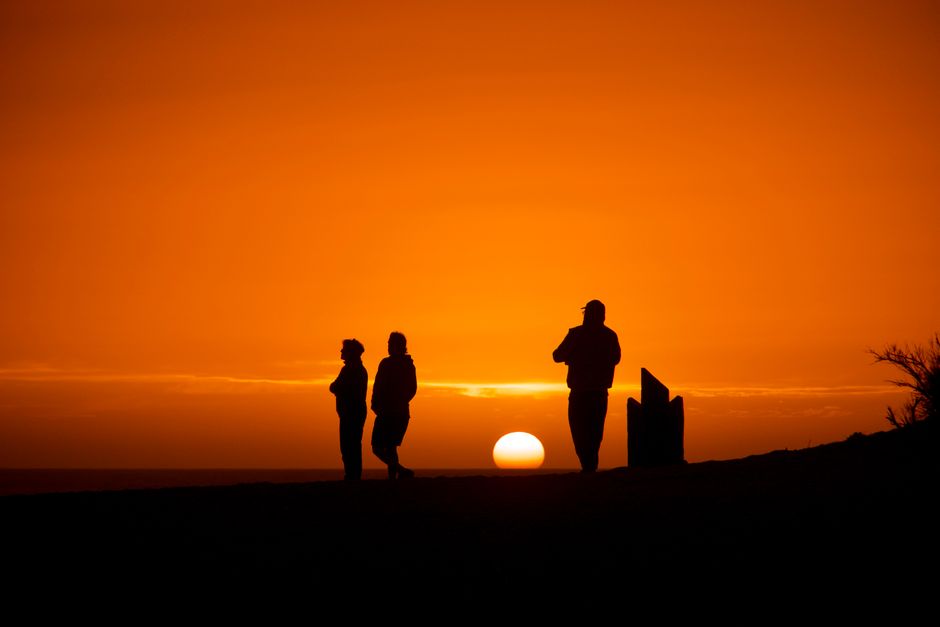 Sunset Pause with a screen-free ritual — wellness · Feel-Good Activities