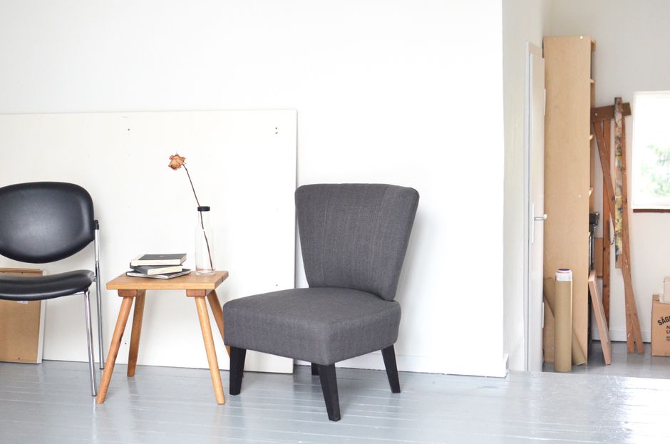 Reading Chair with a space-saving arrangement — home · Bedrooms