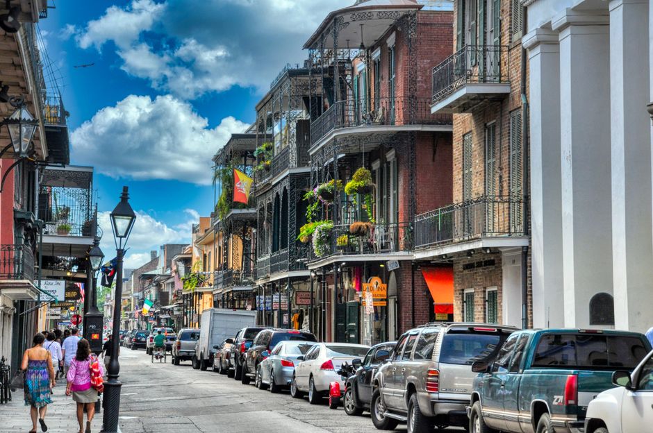 New Orleans Garden District around a memorable ferry ride — travel · USA Travel