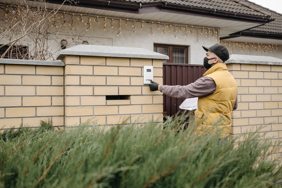 Video Doorbell with a compact gadget setup — smart-life · Smart Home