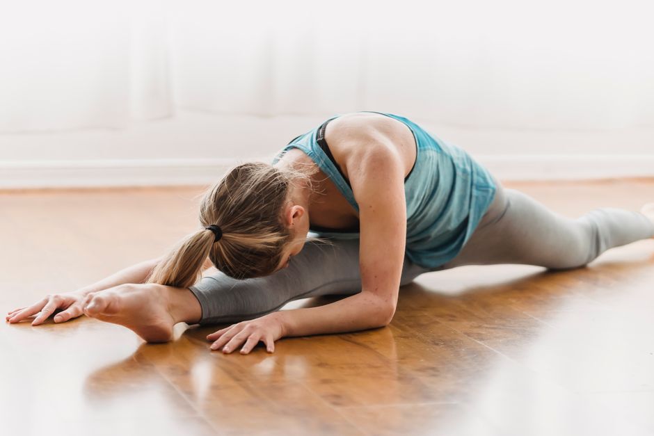 Five-Minute Stretch for a mindful meal — wellness · Morning Routines