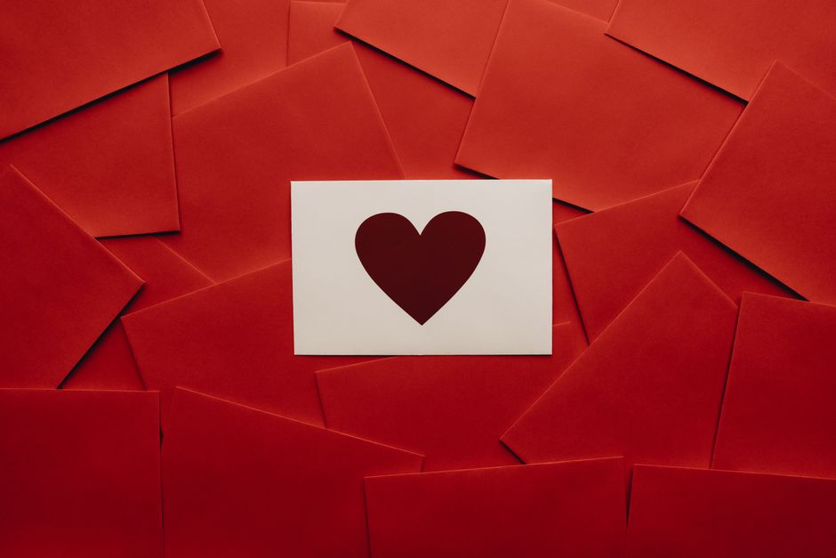 guest valentine's day activities that keep the room lively around a simple activity — celebrations · Valentine's Day