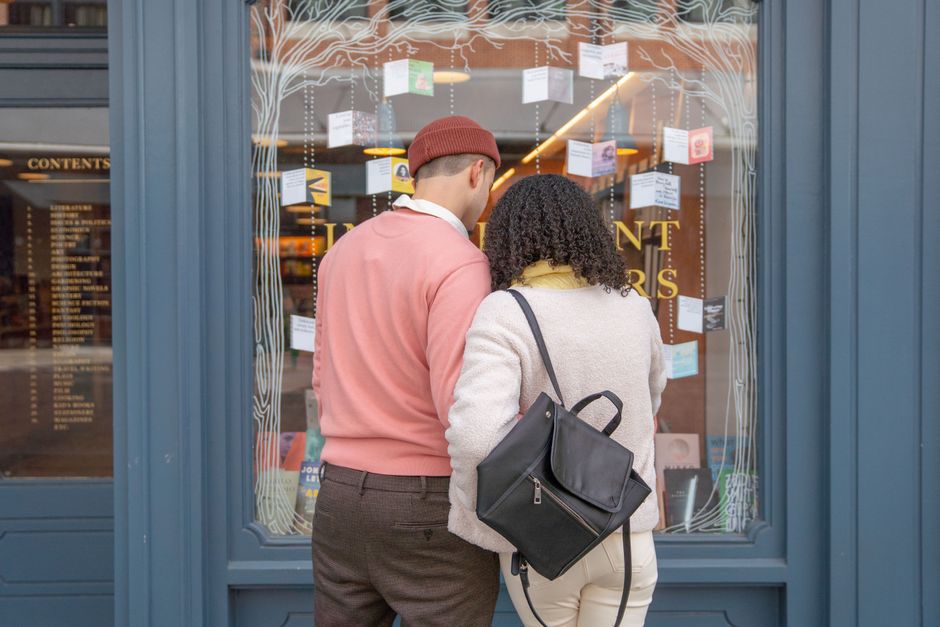 Bookstore First Date when you want to reconnect — lifestyle · Dating