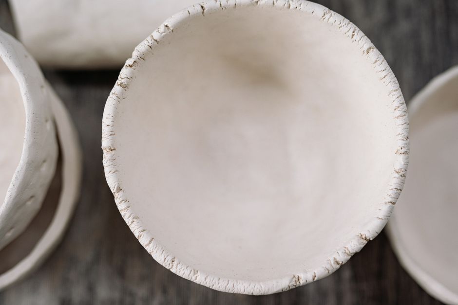 Clay Candle Dish with a tactile texture — diy-creativity · Handmade Decor