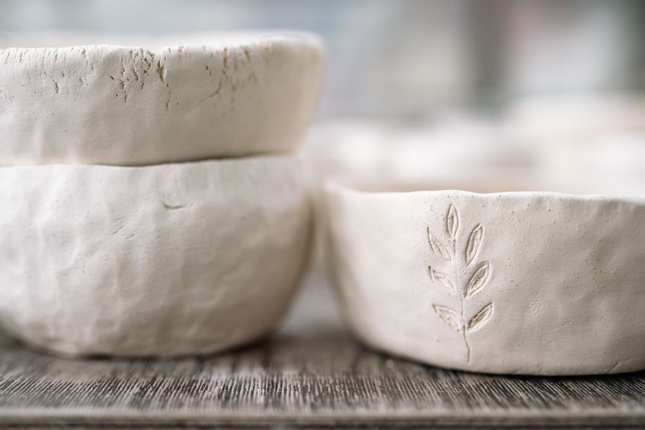 Clay Trinket Dish with a stitched detail — diy-creativity · Crafts