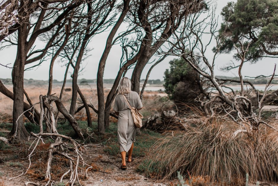 outdoor walking & outdoor rituals that get you into fresh air after a long commute after a long commute — wellness · Walking & Outdoor