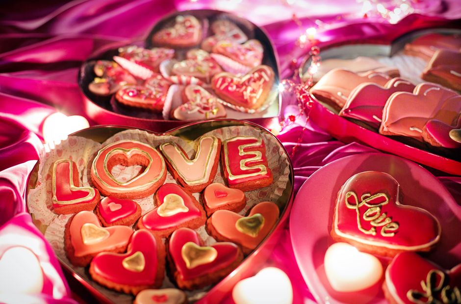 low-stress valentine's day hosting moves that simplify the day for a backyard table — celebrations · Valentine's Day