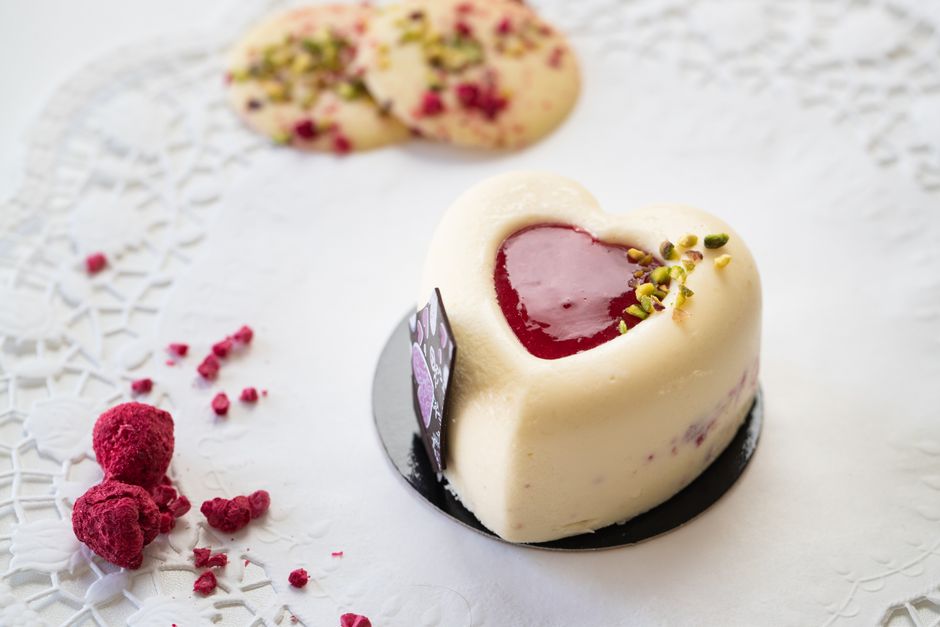 food-presentation valentine's day around a simple activity — celebrations · Valentine's Day
