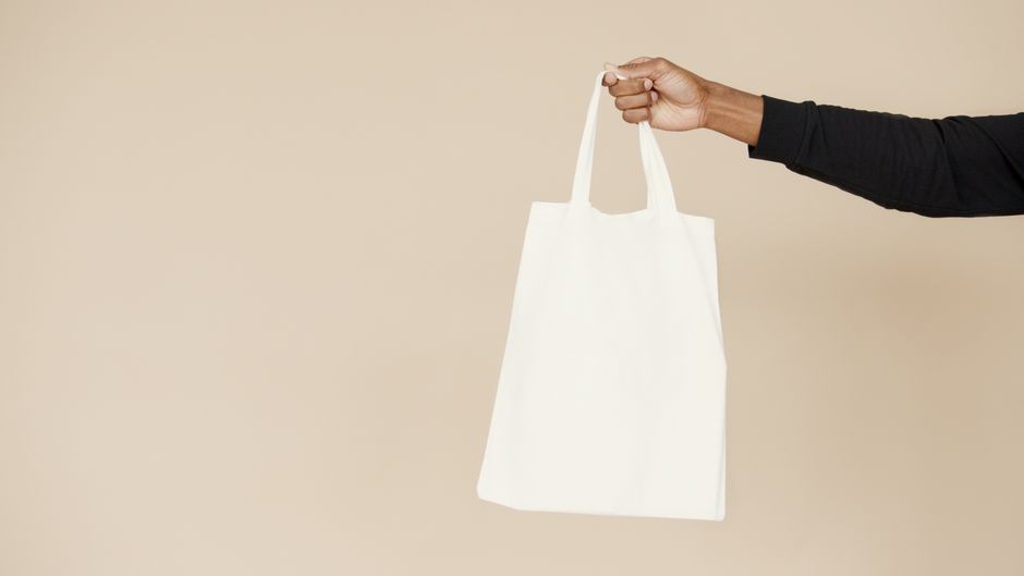 Painted Tote using air-dry clay — diy-creativity · Creative Projects