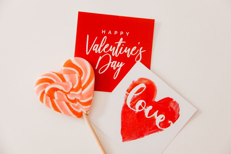 guest valentine's day activities that keep the room lively with a nostalgic detail — celebrations · Valentine's Day