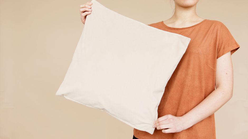Cushion Cover — simple skirt everyday with a simple stencil — diy-creativity · Sewing