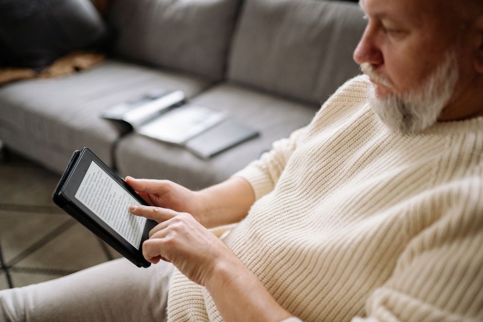 E-Reader Stand with a better search habit — smart-life · Gadgets