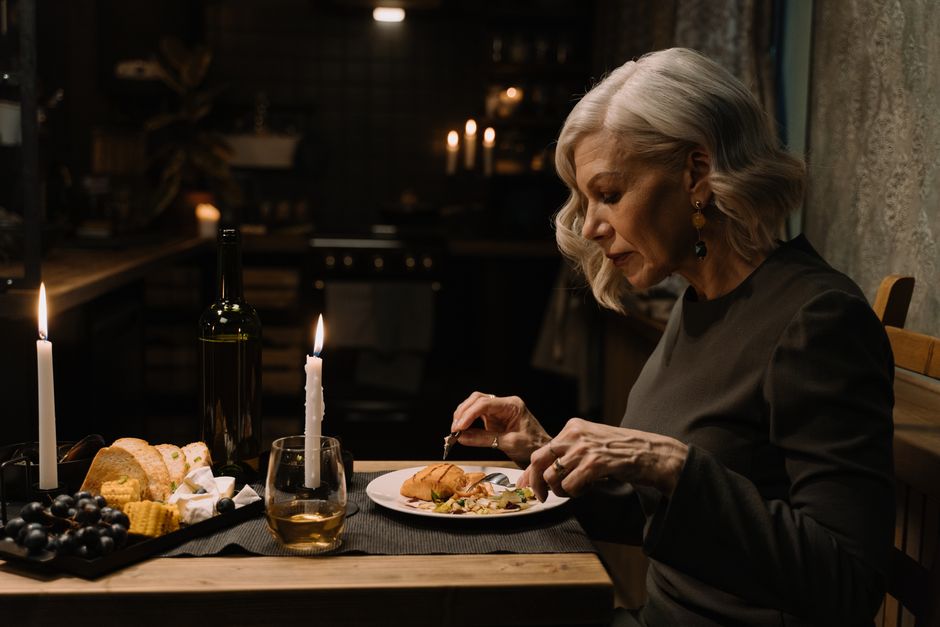 Mystery Dinner with a photo challenge — entertainment · Party Ideas