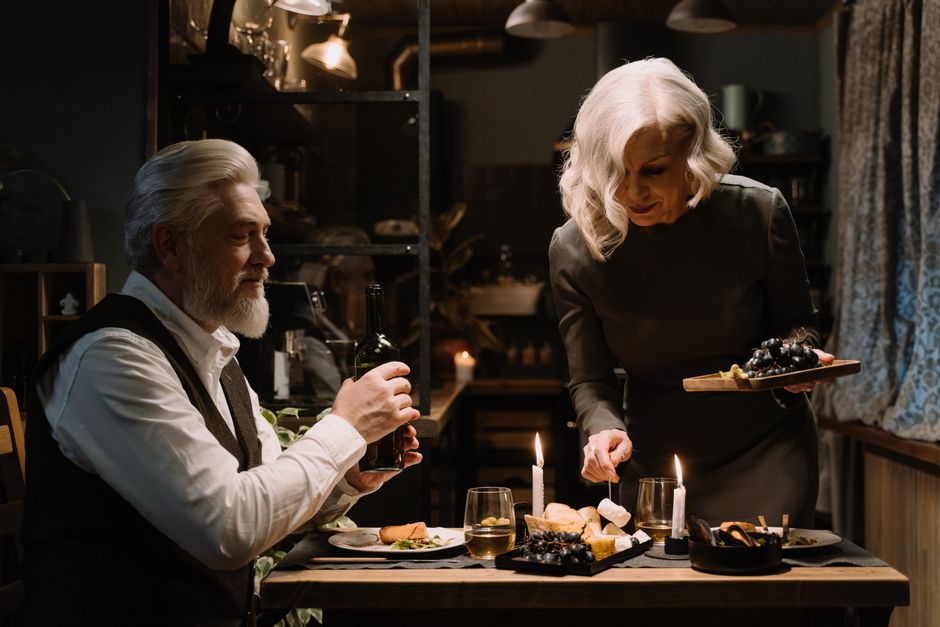 Mystery Dinner around a trivia bracket — entertainment · Party Ideas