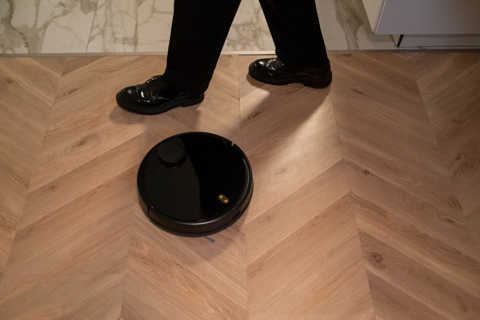 Robot Vacuum with privacy-first settings — smart-life · Smart Home