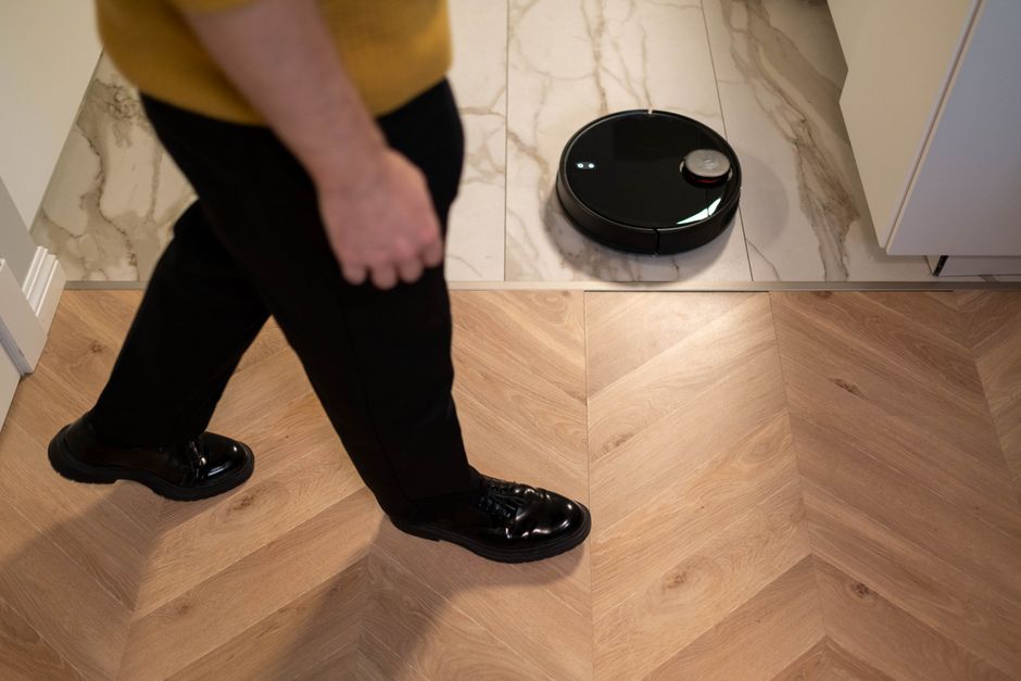 Robot Vacuum for a focused study session — smart-life · Smart Home
