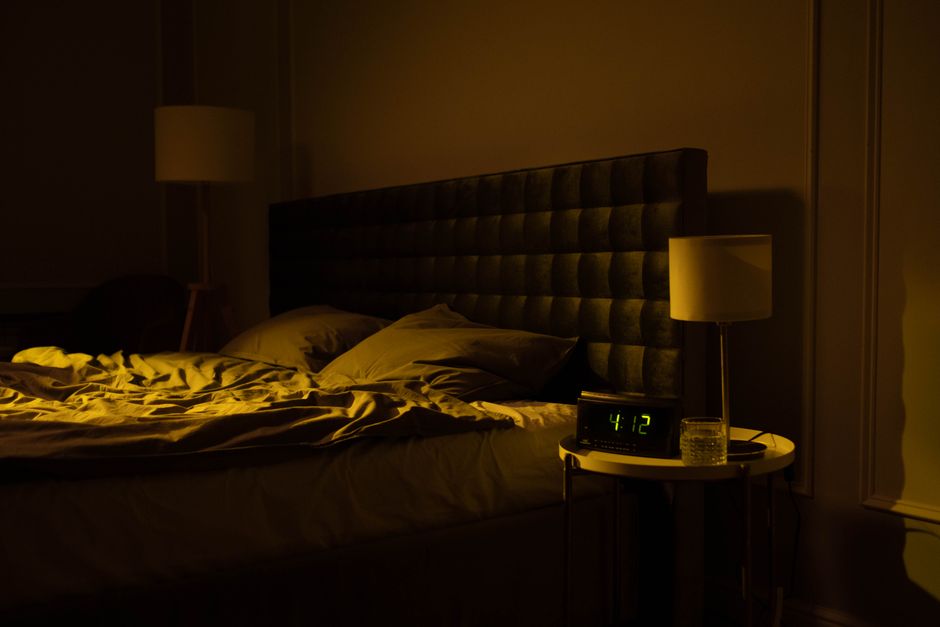 Bedtime Alarm with a short breathing pause — wellness · Healthy Habits