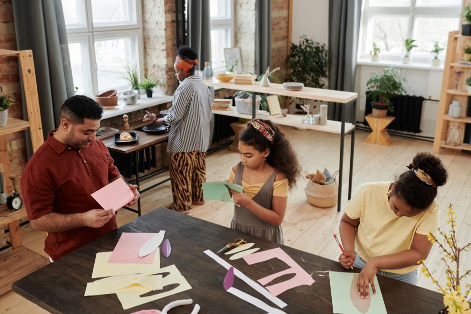 Cut-Paper Portrait for a child-friendly session — diy-creativity · Paper Crafts