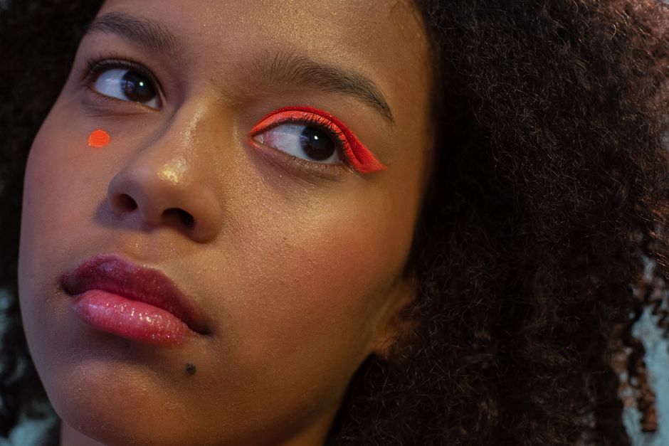 Monochrome Makeup for a meaningful pause — lifestyle · Beauty