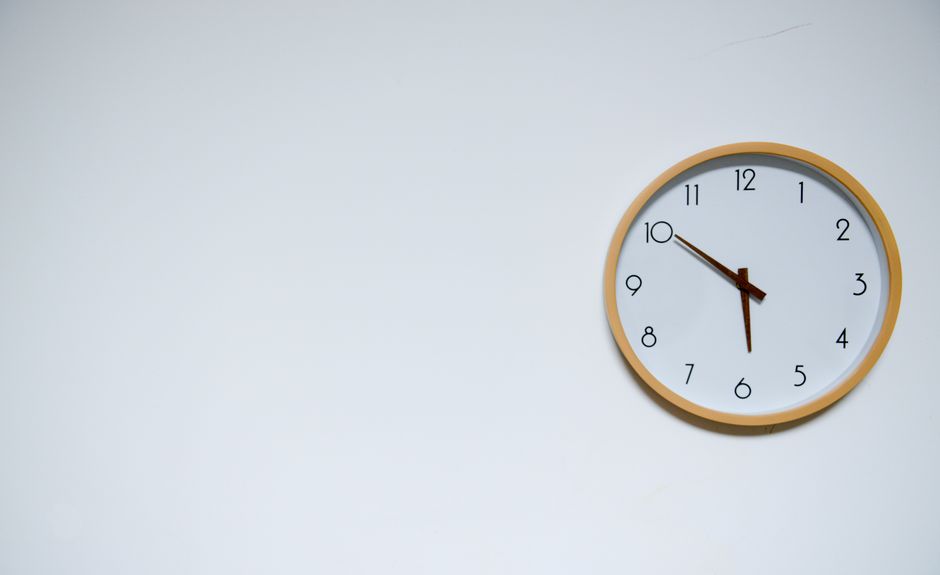 Single-Task Hour before a busy morning — lifestyle · Productivity