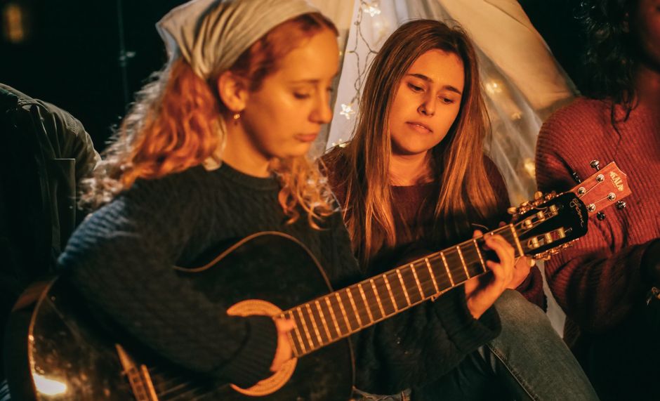 21 Acoustic Evening ideas for a lively group night