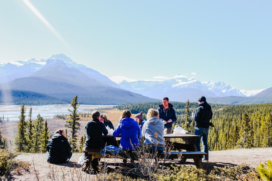Mountain Picnic around an art-filled neighborhood — travel · Weekend Getaways