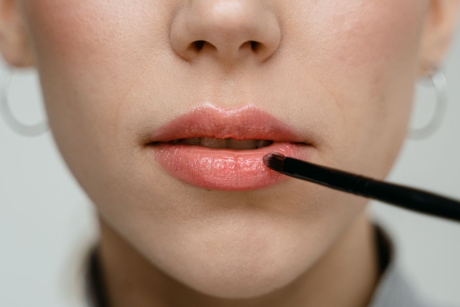 Glossy Lip Routine when your routine feels stale — lifestyle · Beauty