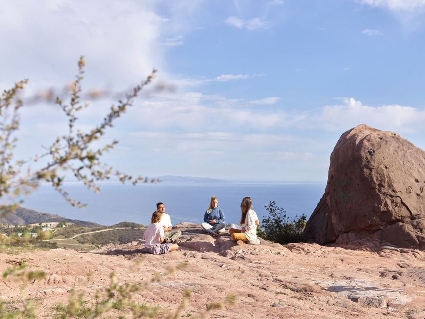 outdoor walking & outdoor rituals that get you into fresh air during a screen break — wellness · Walking & Outdoor
