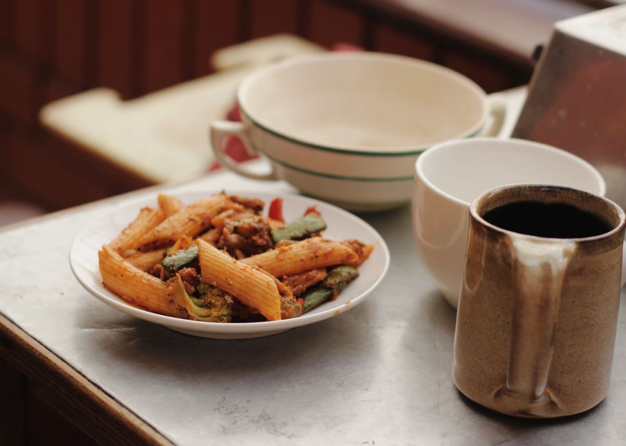 Caprese Pasta Cup for a meal-prep container — food · Lunch Ideas