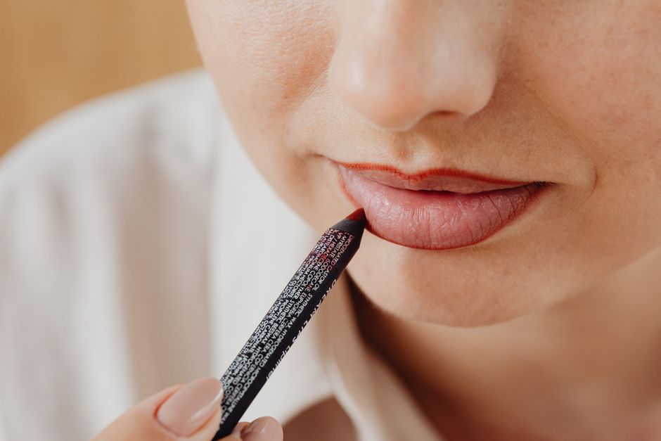Soft Brown Liner when you need a change of scene — lifestyle · Beauty