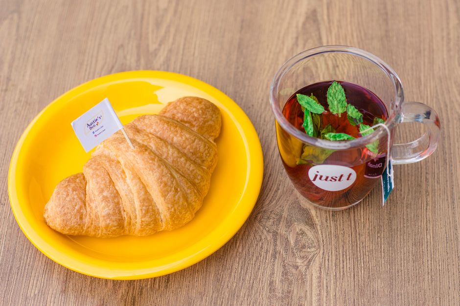 Pomegranate Mint Tea with lime zest — food · Drinks