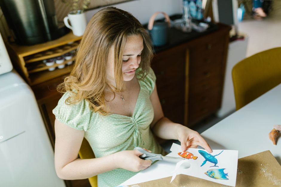 28 Cut-Paper Portrait ideas