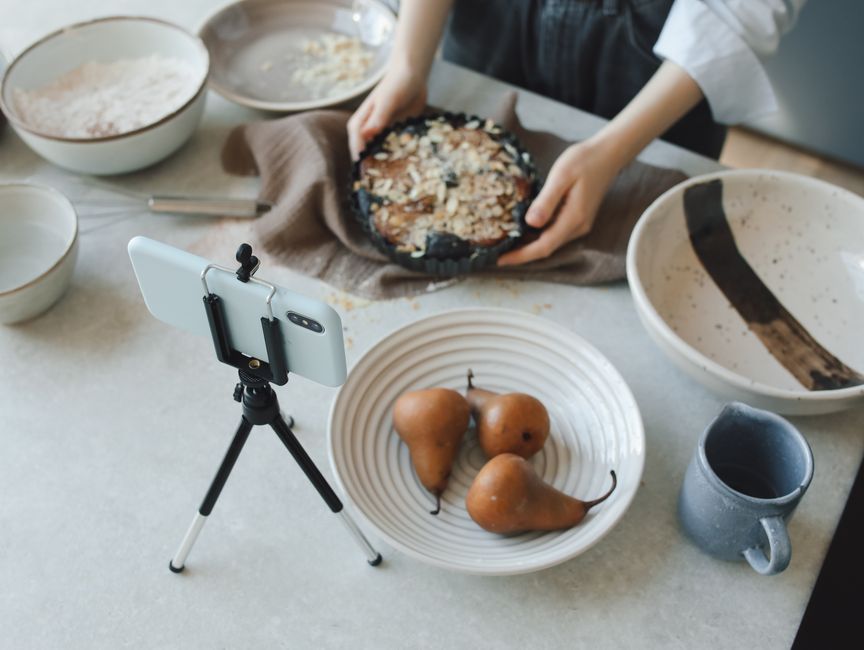 Phone Tripod for a clutter-free desktop — smart-life · Gadgets