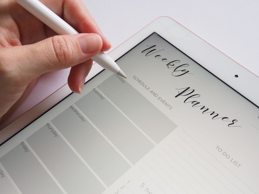 Tiny Wins List — weekly reflection handmade with a layered-paper effect — diy-creativity · Journaling