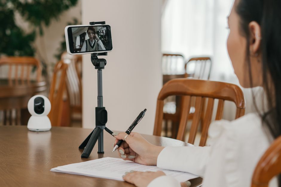 Phone Tripod with a cleaner inbox — smart-life · Gadgets
