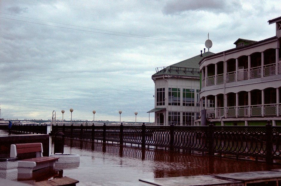 Riverfront Promenade around a memorable local meal — travel · City Trips