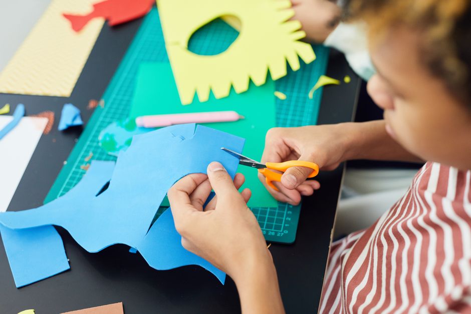 Cut-Paper Portrait with a tactile texture — diy-creativity · Paper Crafts