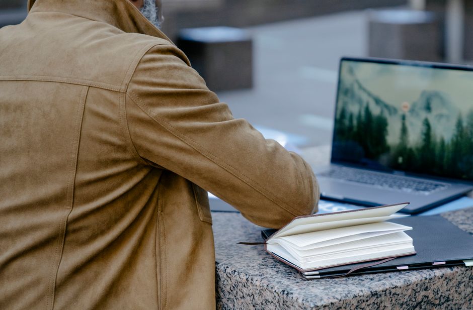 privacy-minded work & career habits to build now for a travel-ready setup — smart-life · Work & Career