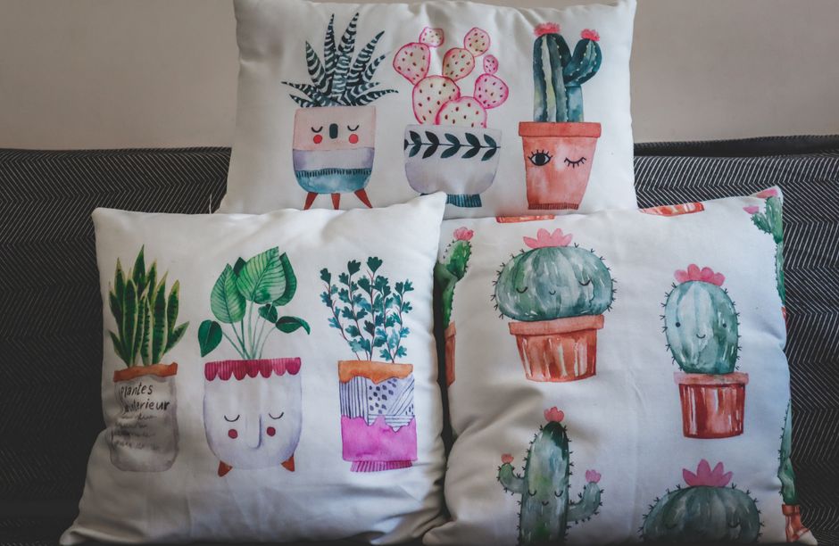 Cushion Cover — apron rescuing old for a thoughtful gift — diy-creativity · Sewing