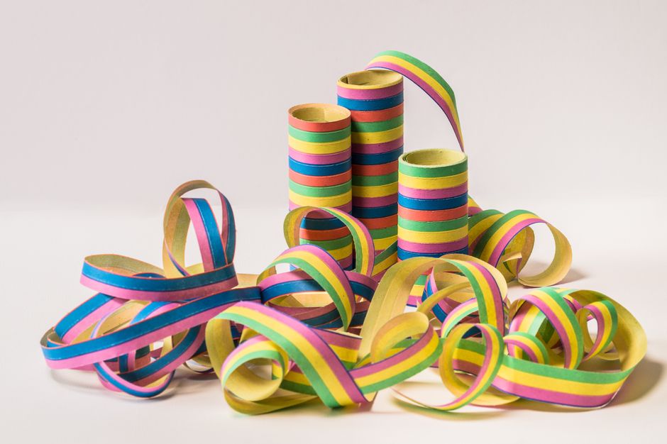 Paper Rosette Garland for a beginner maker — diy-creativity · Paper Crafts