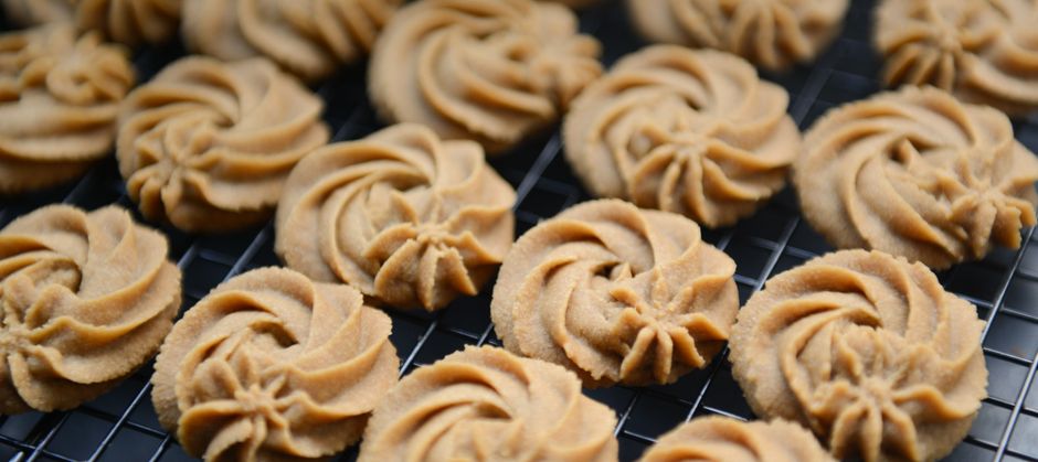 Brown Butter Cookies for a cozy Sunday kitchen — food · Baking