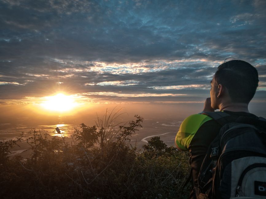 Sunrise Viewpoint for a weekend without rushing — travel · Solo Travel